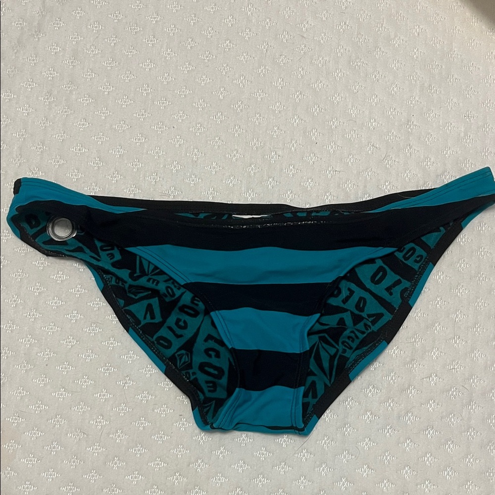 Blue and Black Bikini Bottom volcán